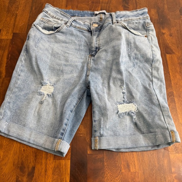 BLUE SAVVY Womens Distressed Denim Shorts Light Wash Size 18 Rolled Cuffs - Picture 3 of 12